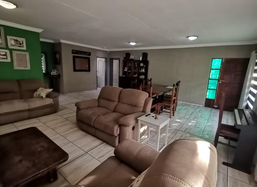 3 Bedroom Property for Sale in Roodia Free State